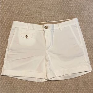 NWT White Banana Republic Chino Shorts, Size 6